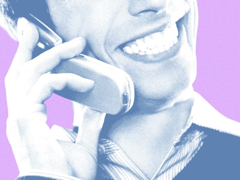 Dumbphone Owners Have Lost Their Minds