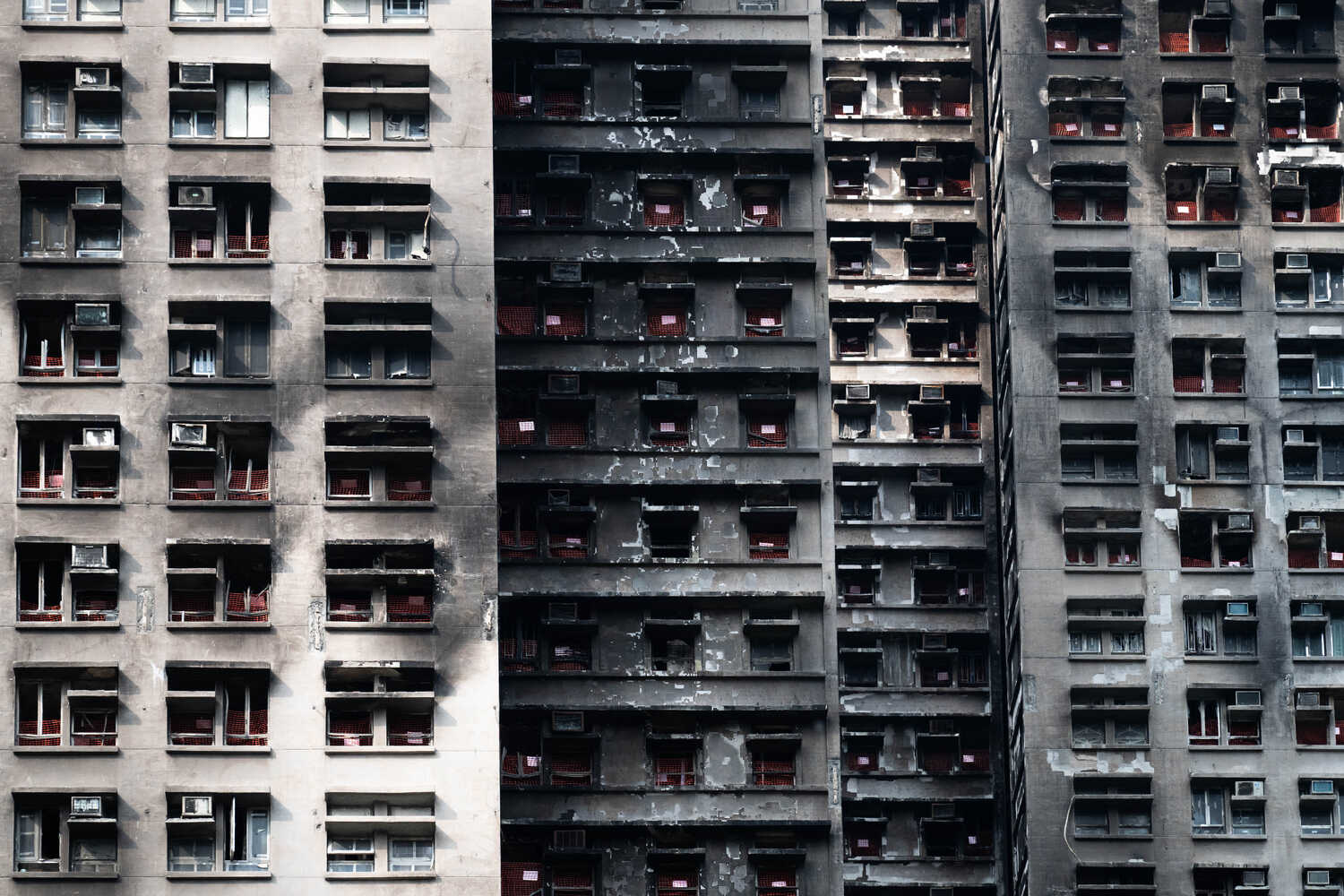 Hong Kong Residents Return to Burned Homes