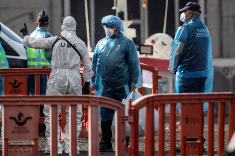 Passengers and Crew Are Evacuated From Ship at Center of Hantavirus Outbreak
